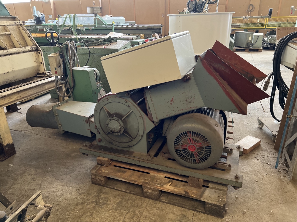 Chipper for green or dry wood - B1008