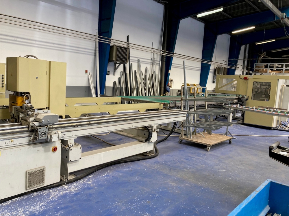 4 Heads horizontal welding machine CNC and automatic ... Image 3